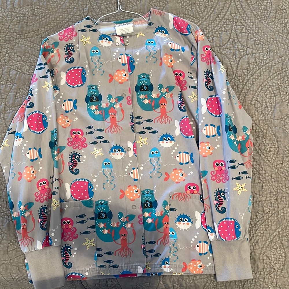 Uniform Advantage Sea Creature Gray Scrub Jacket